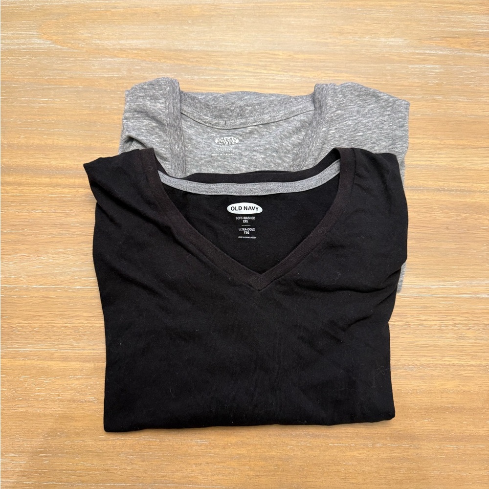 MEN’S Old Navy Black and Gray V-Neck Tees